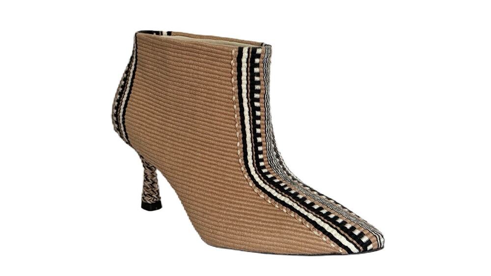 Amambaih Women’s Shoes Booties Size 38.5 INMA Castana NWB